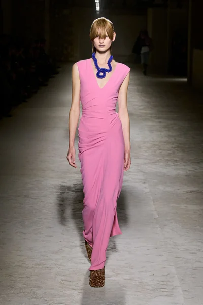 Look 49